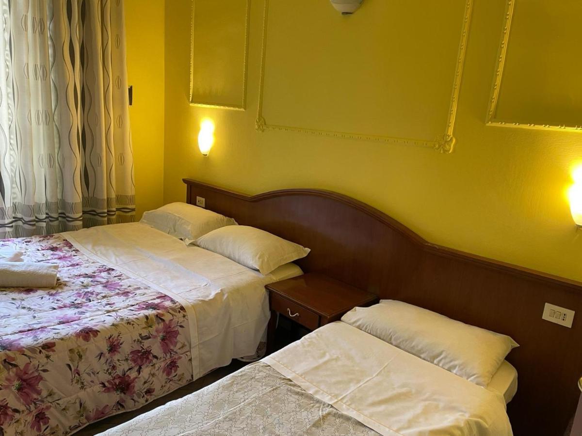 Sunlight 3 Bed and breakfast Roma
