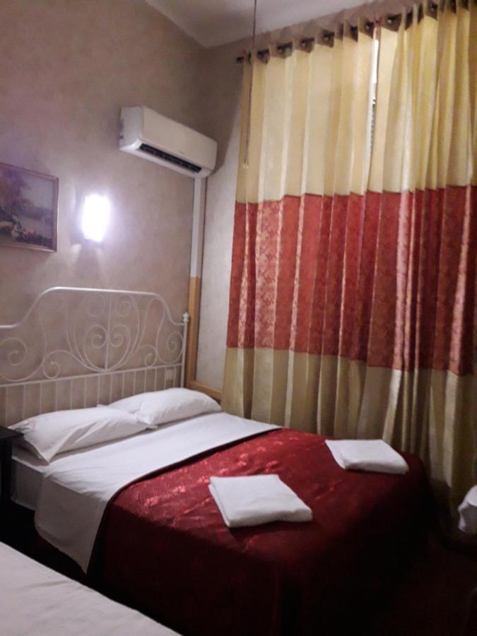 Sunlight 3 Bed and breakfast *